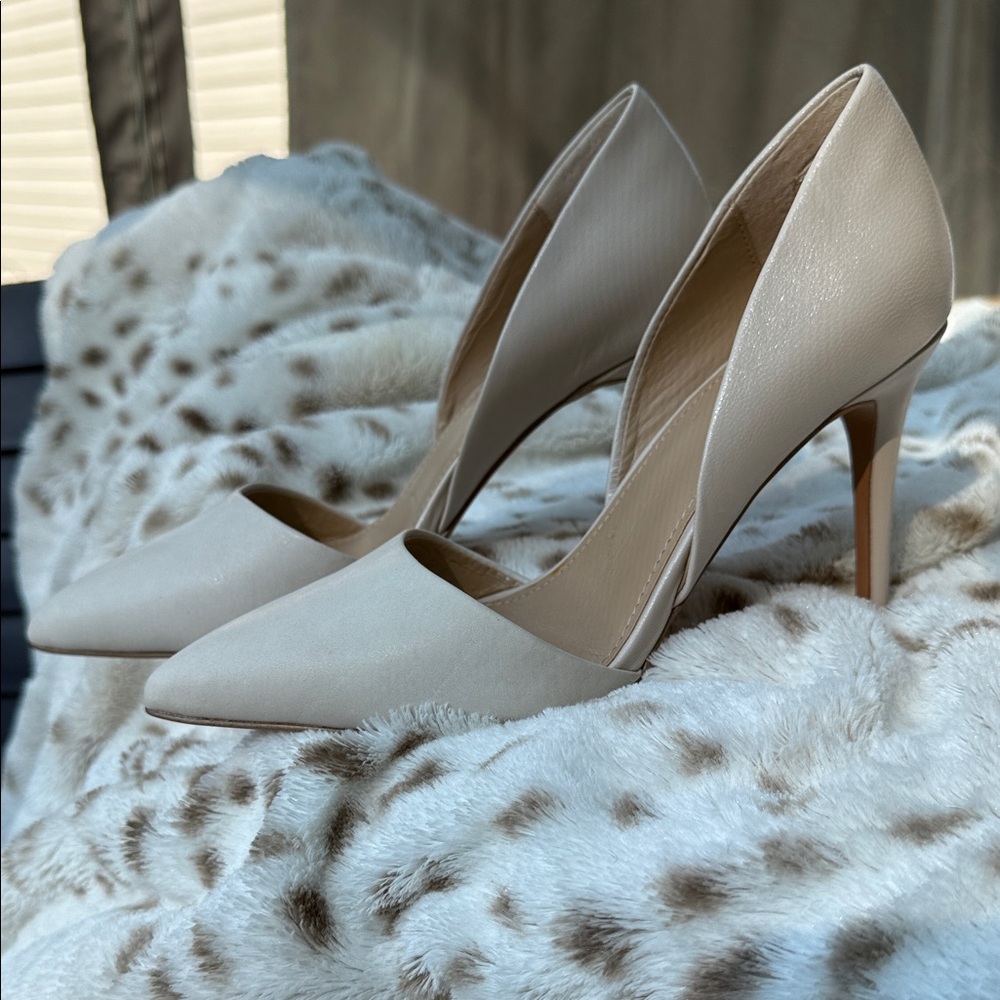 G.I.L.I. Elegant White Heels, sz 7
